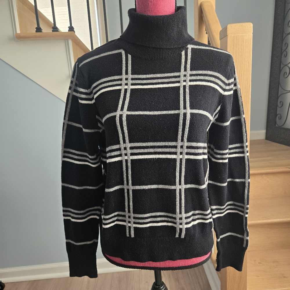 Banana Republic Black & Gray Turtleneck Sweater - Large